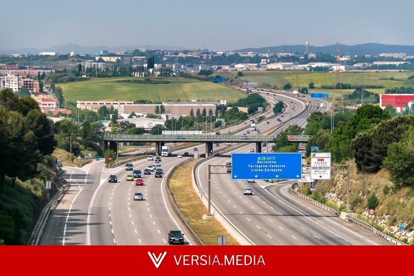 Cazado en v√≠deo un coche a 168 km/h en un tramo a 40: la DGT ha encontrado el ejemplo perfecto de por qu√© las obras matan en carretera