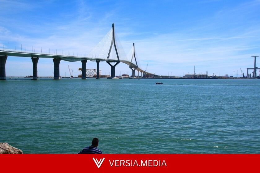 Venecia se gast√≥ 6.000 millones en un dique para frenar el mar. Hay quien ya lo ve como el √∫nico futuro que le queda a la bah√≠a de C√°diz